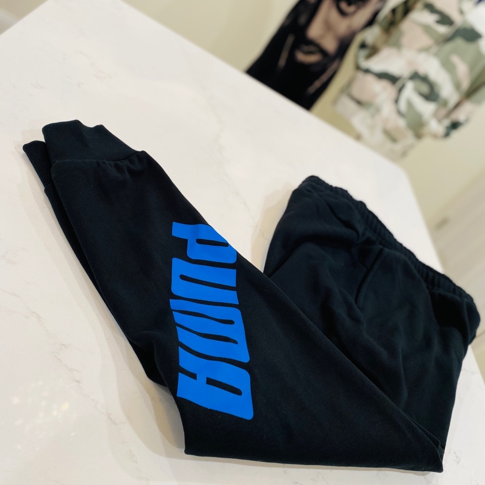 Puma big logo sweatpants size XL